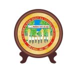 Cửa hàng bán biểu trưng gỗ đồng