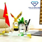 Bộ pha lê để bàn cắm bút đại bàng