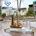 Bộ để bàn pha lê thuyền buồm