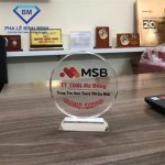Công ty sản xuất kỷ niệm chương pha lê