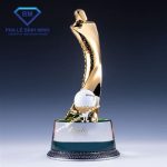 Địa chỉ cung cấp nhiều mẫu cúp golf đẹp và lạ nhất