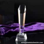 Cúp pha lê thân trụ lục giác