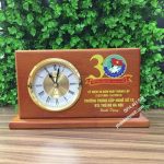 Đồng hồ pha lê để bàn 10