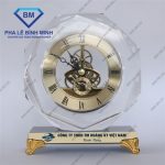Đồng hồ pha lê in logo thương hiệu