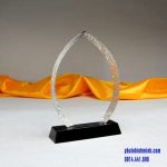 Kỷ niệm chương pha lê 18