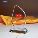 Làm kỷ niệm chương theo yêu cầu